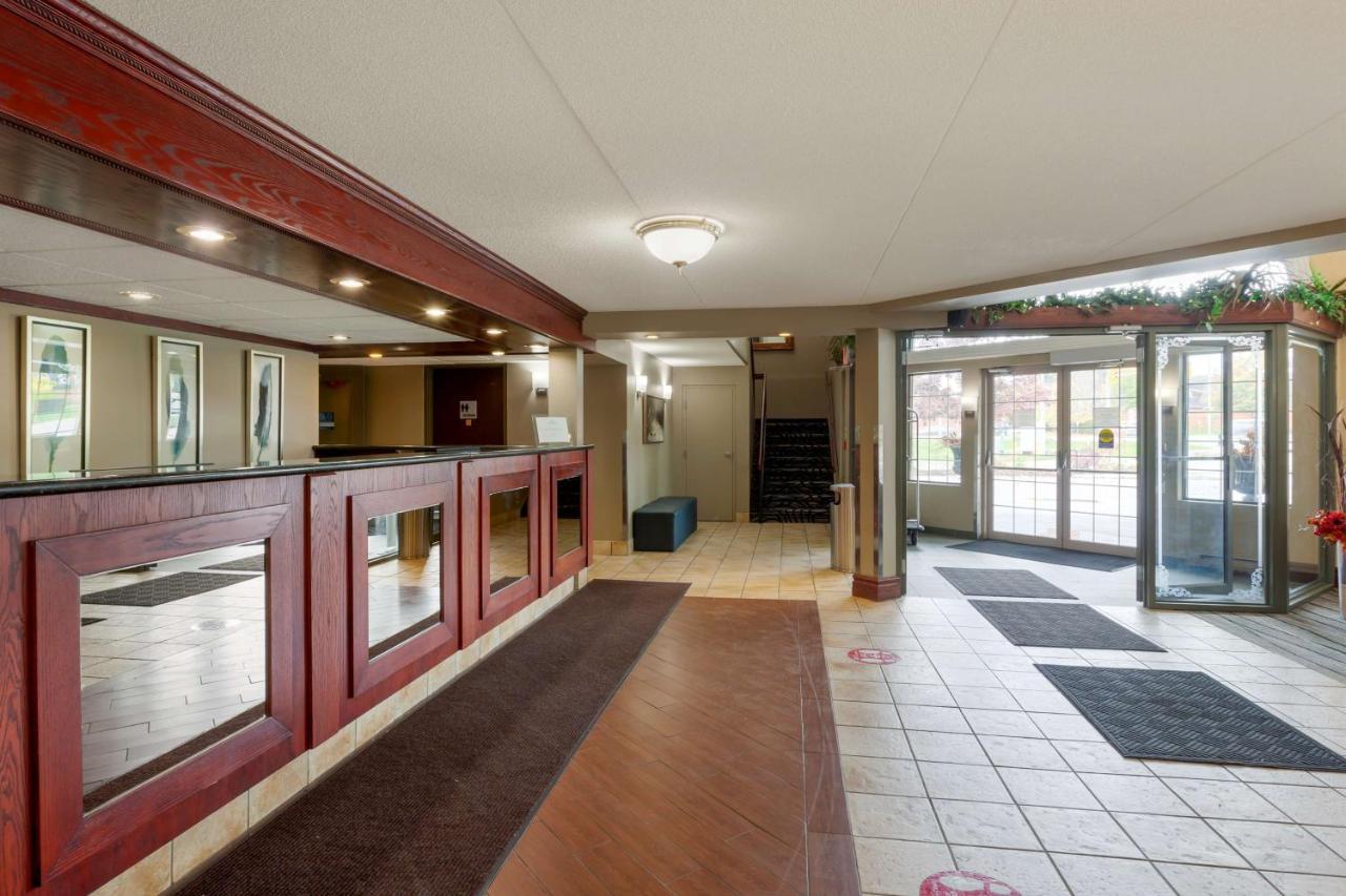 Best Western Plus Orillia Hotel Exterior foto