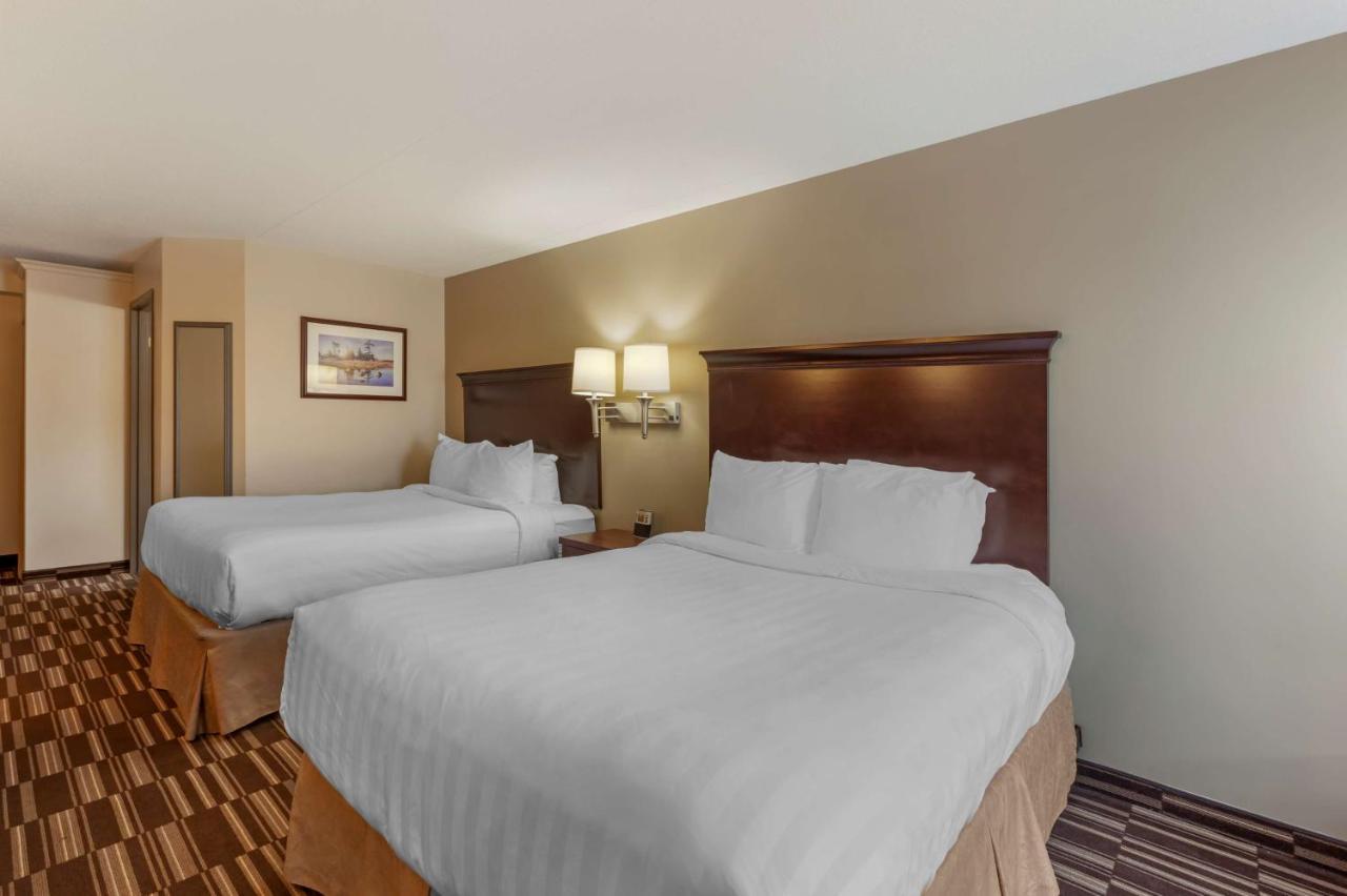 Best Western Plus Orillia Hotel Exterior foto