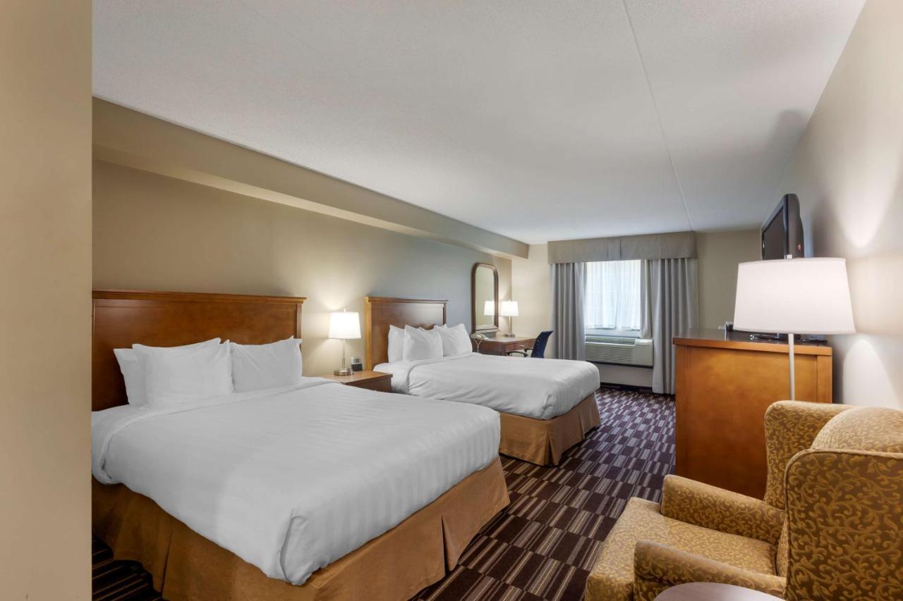 Best Western Plus Orillia Hotel Exterior foto