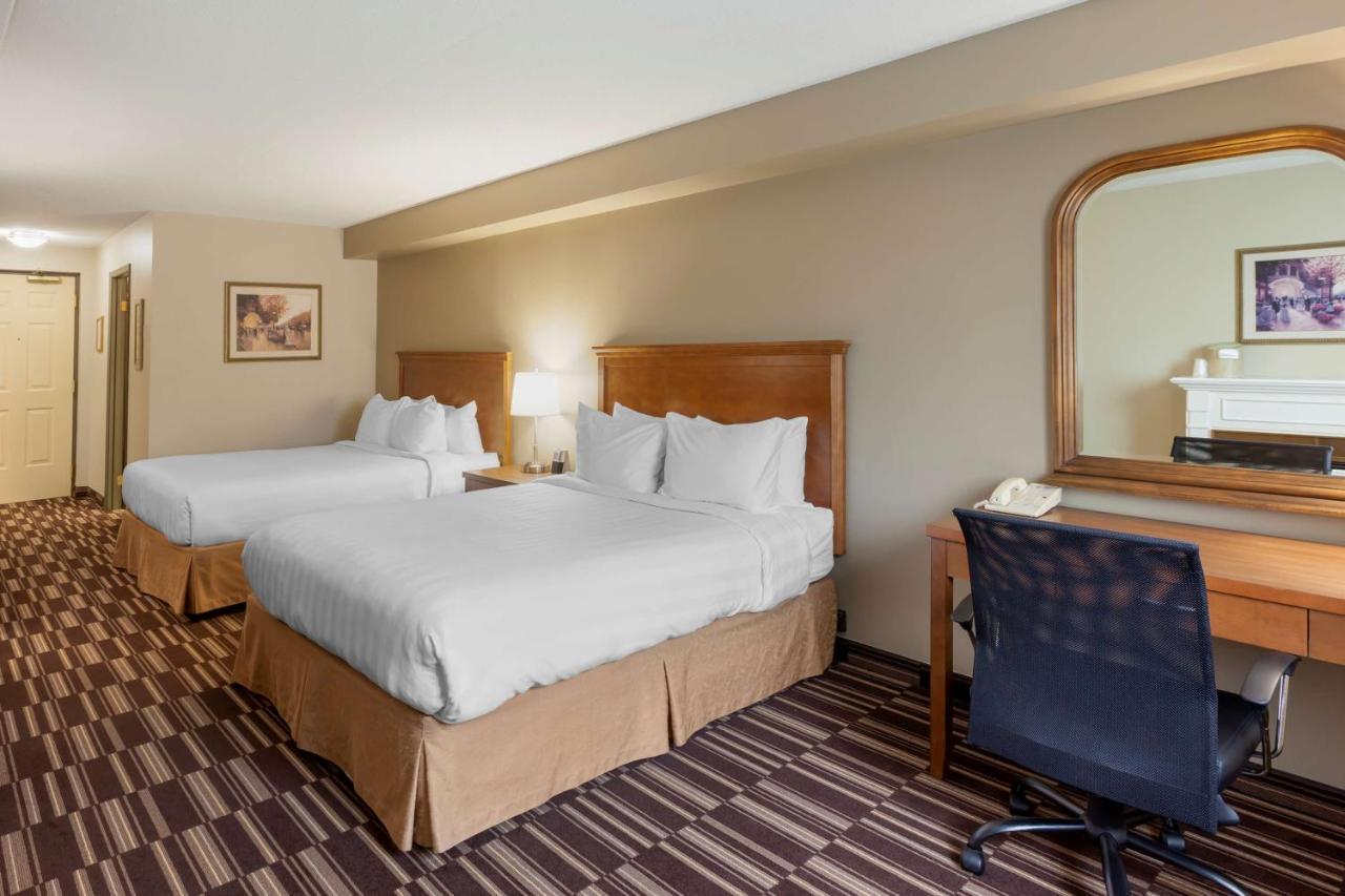 Best Western Plus Orillia Hotel Exterior foto