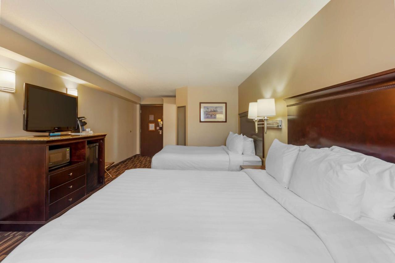 Best Western Plus Orillia Hotel Exterior foto