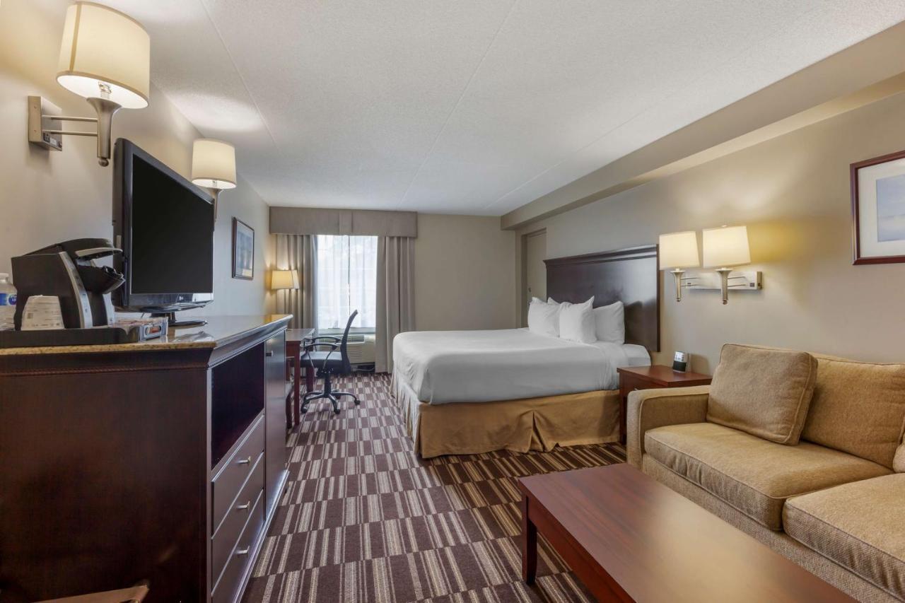 Best Western Plus Orillia Hotel Exterior foto